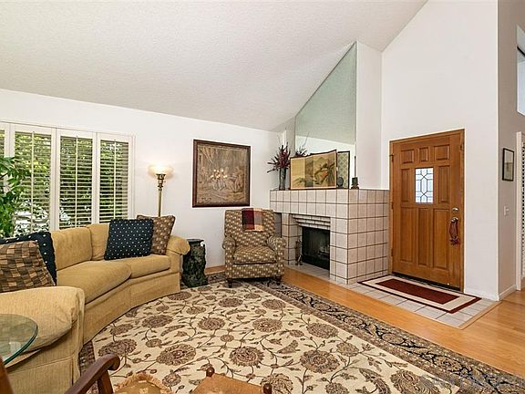 5th image of 522 Via De La Valle Unit L