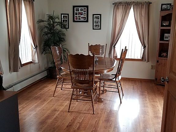 5th image of 14 Lansing Ave