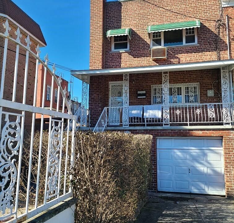 1st image of 3711 Laconia Avenue