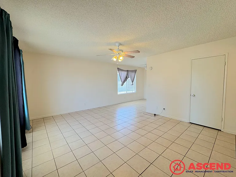 3817 K St — Photo 2