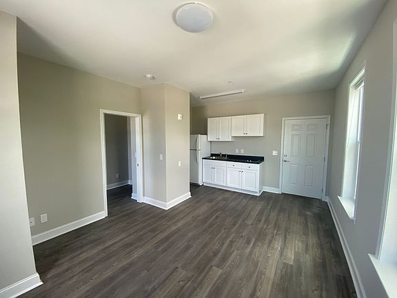 4th image of 514 S 17th St Unit 302