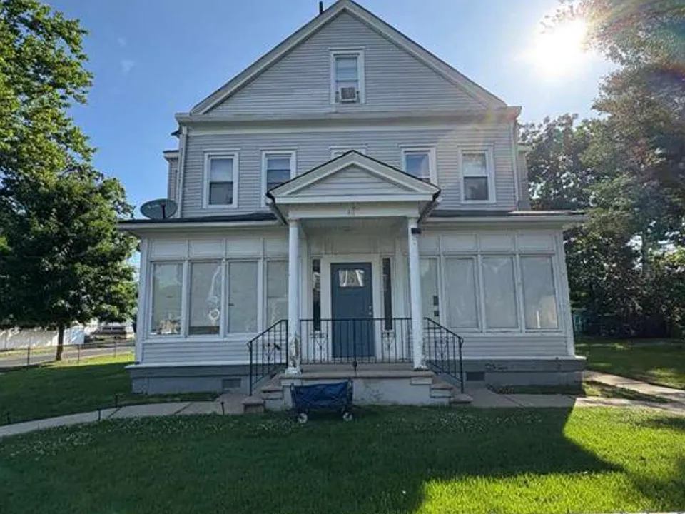402 Cinnaminson Ave #2
