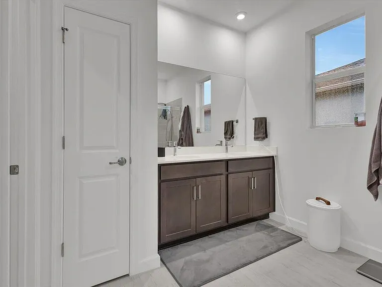 14391 SW Skye Dr — Photo 34