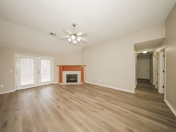3rd image of 1604 Hazelwood Dr