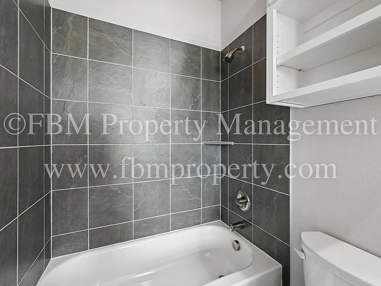 2112 Dena Dr — Photo 8