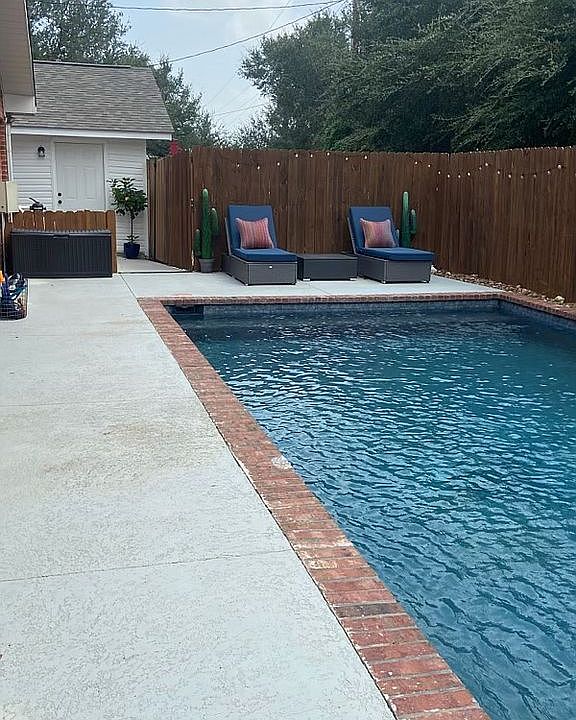 1035 E Malone Dr, Devine, TX 78016 Zillow