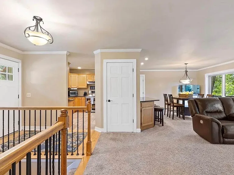 5357 Hampton St NE — Photo 4
