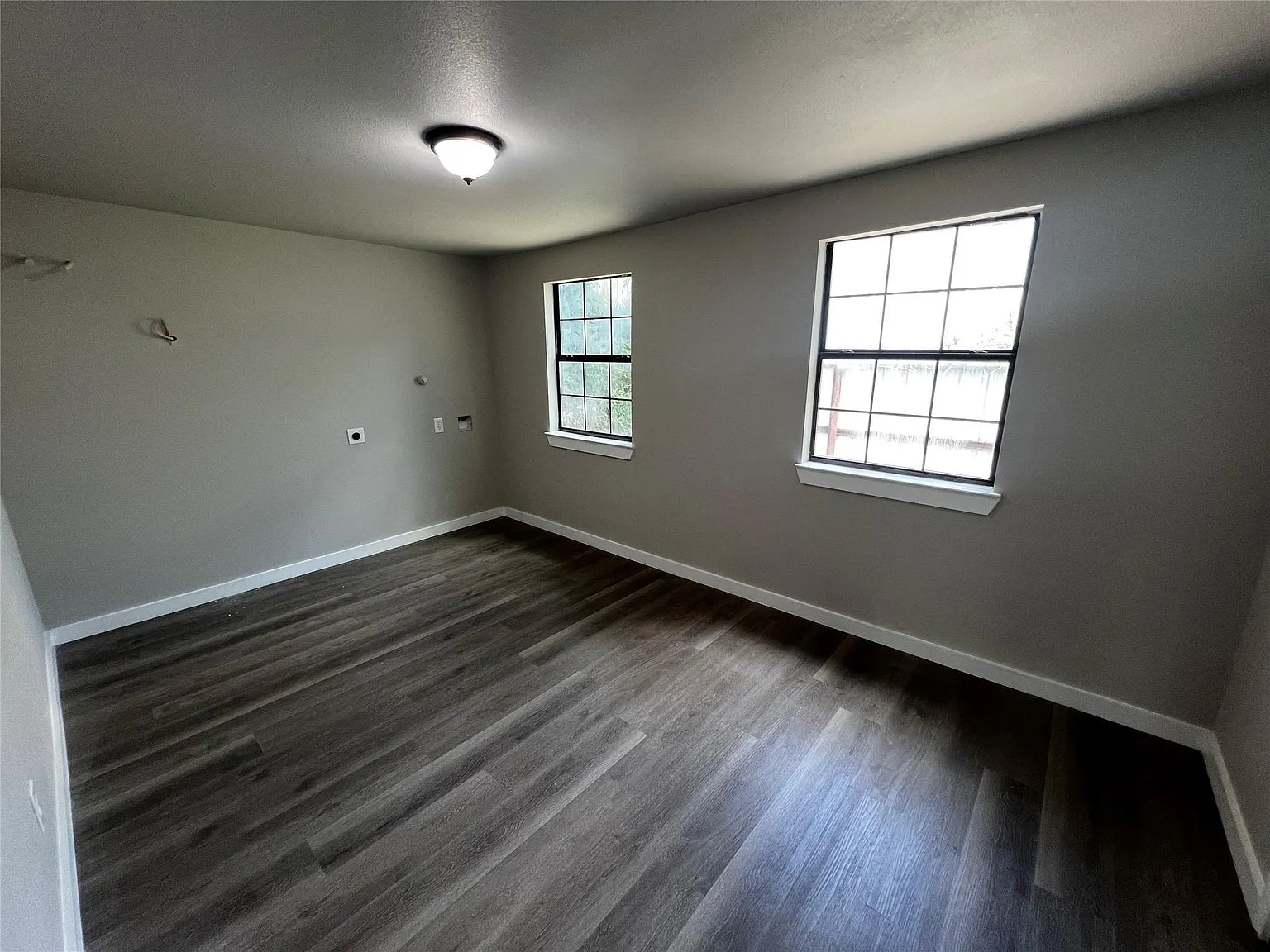 3 bed, 1.0 bath, 1244 sqft, $1,595 — Photo 4
