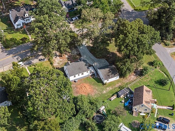 4th image of 4818 Castlewood Rd