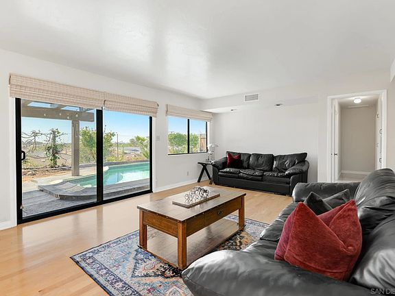 5th image of 3618 Mount Acomita Ave