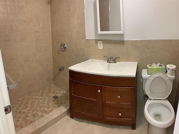 5th image of 2420 Wilson Ave #1