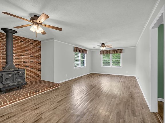 3rd image of 137 Avondale Rd