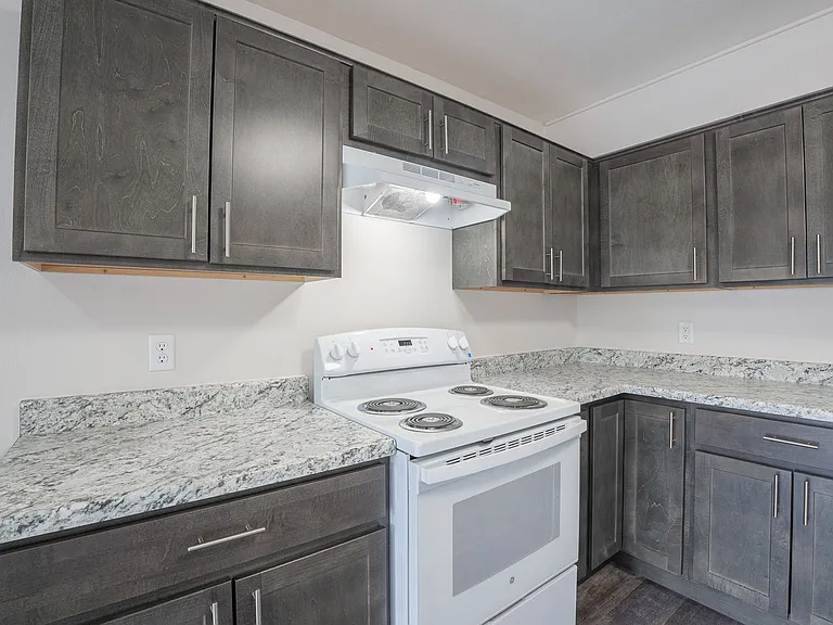 2109 Lake Point Dr — Photo 5