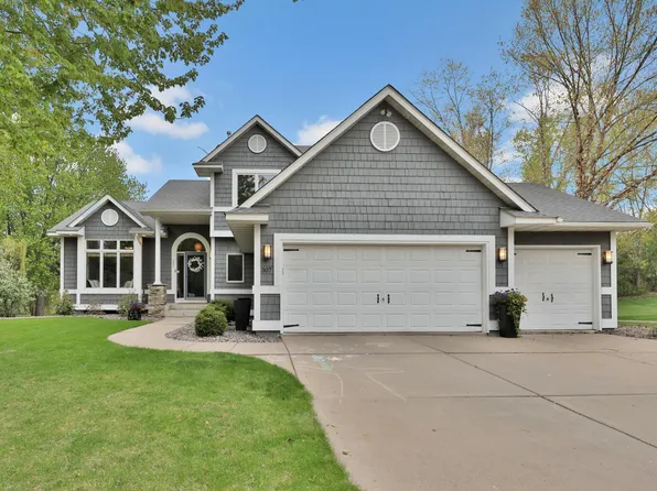 507 Owasso Hills Dr, Roseville, MN 55113