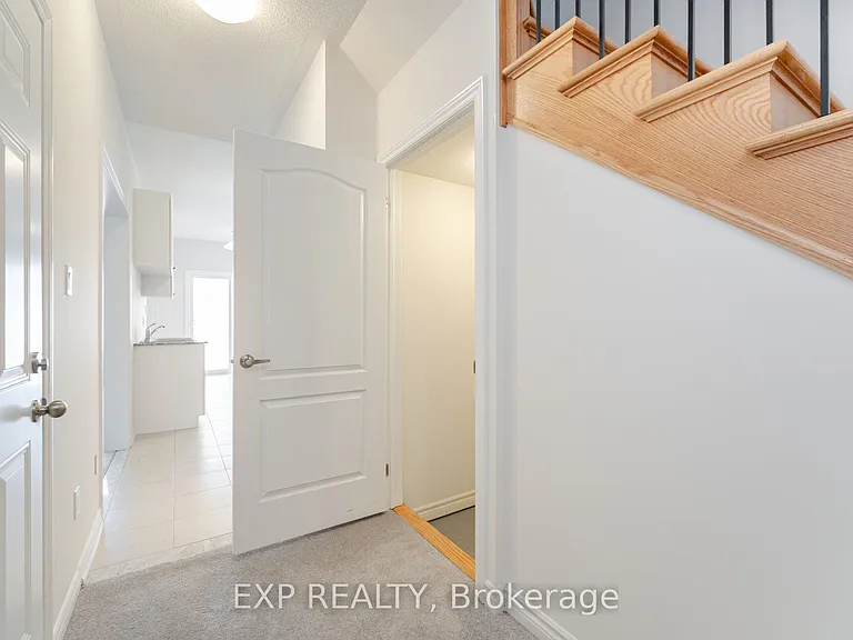 70 Baker St — Photo 32