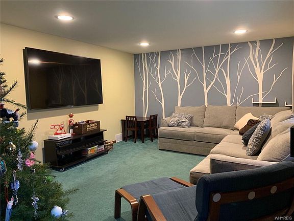 2nd image of 50 Castle Ct