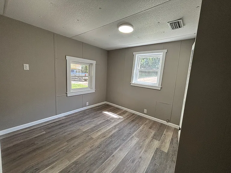 66 Veterans Dr — Photo 22