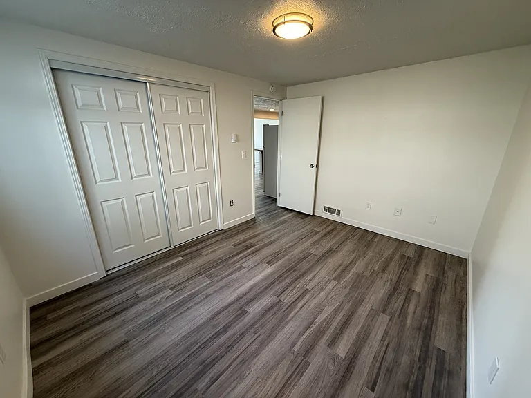 1231 2nd Streetwebster Apartments — Photo 6
