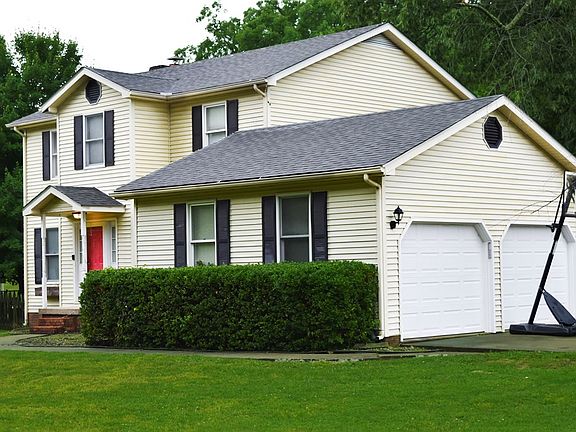 4th image of 215 Shamrock Dr