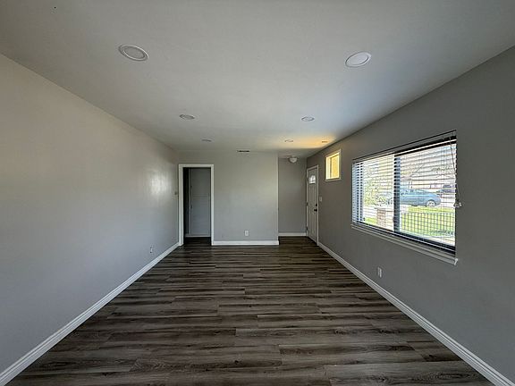 4th image of 5034 Acacia Ave