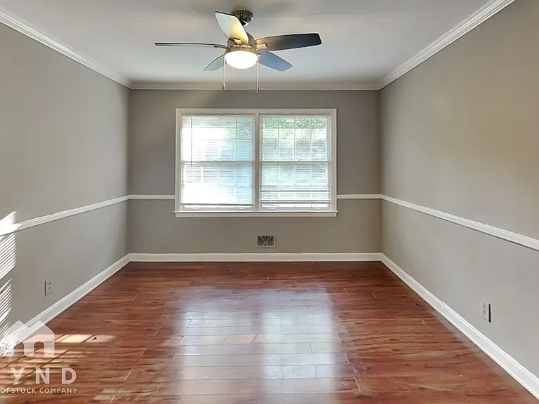 990 Lynhurst Dr SW — Photo 5