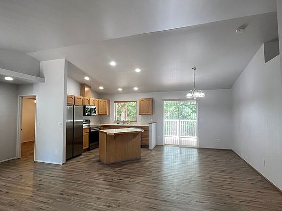 4th image of 1108 Brentwood Dr