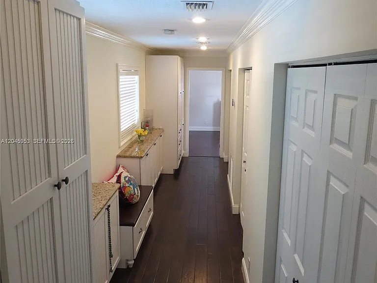 542 N Cypress Dr — Photo 17