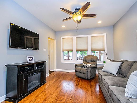 2nd image of 5478 N Menard Ave