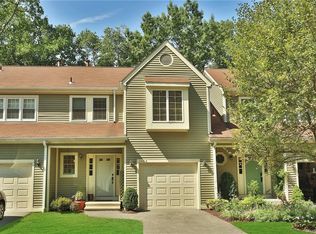 1403 Regent Dr, Mount Kisco, NY 10549