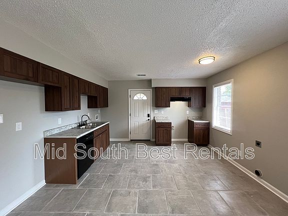 3rd image of 320 Summerwood Ave
