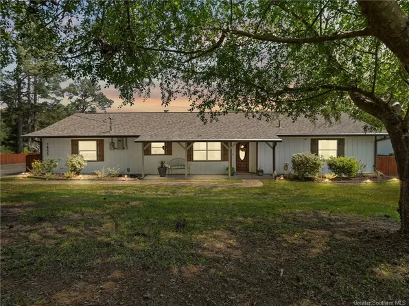 1453 Oak Ridge Dr, Leesville, LA 71446