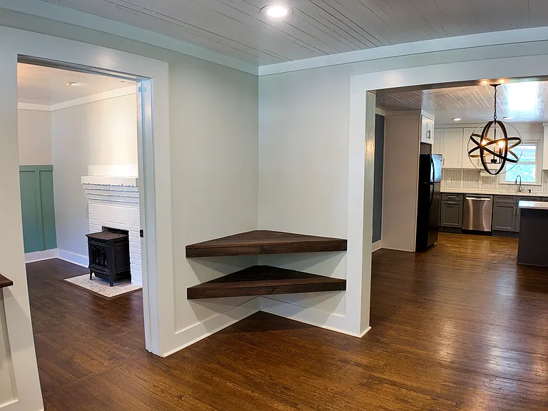 843 N Clayton St — Photo 21