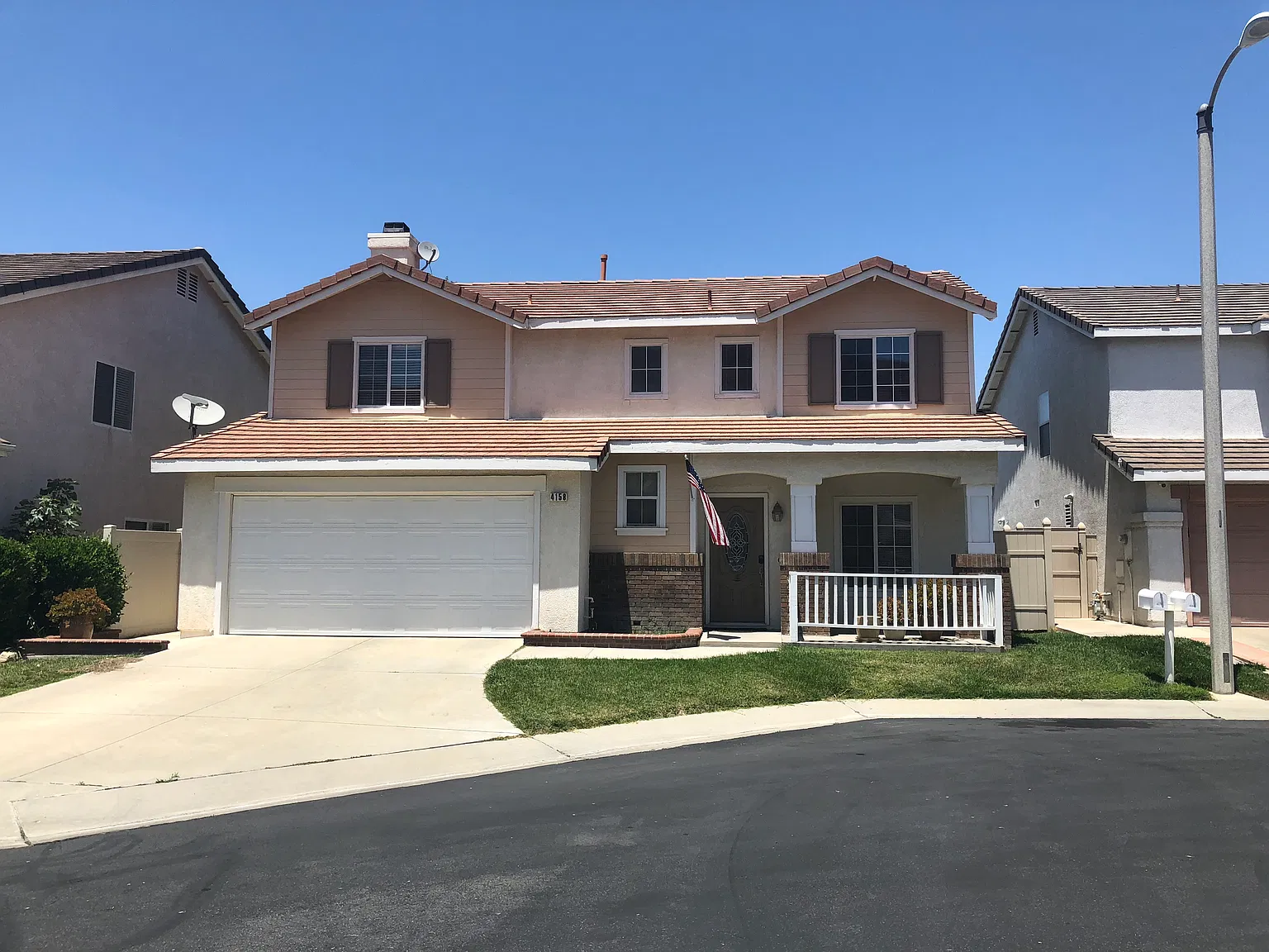 4 bed, 2.5 bath, 1901 sqft, $3,650 — Photo 1