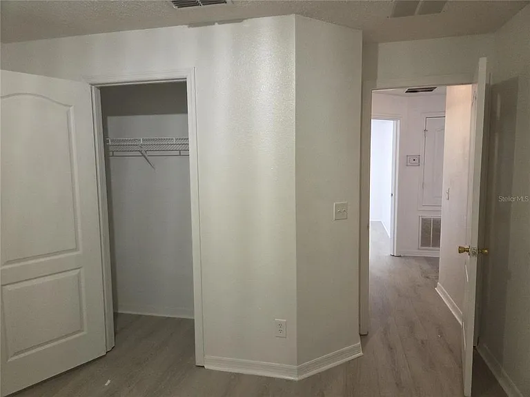 407 Arkansas Ct — Photo 11
