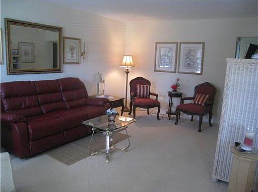 3rd image of 2570 S Federal Hwy APT 2