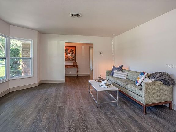 5th image of 1033 Montcalm St