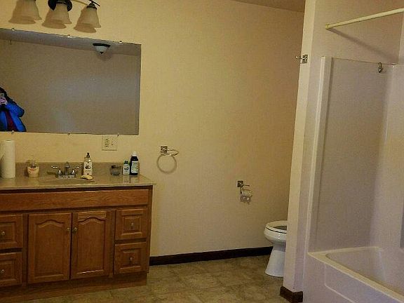 Upstairs bath tub/shower unit