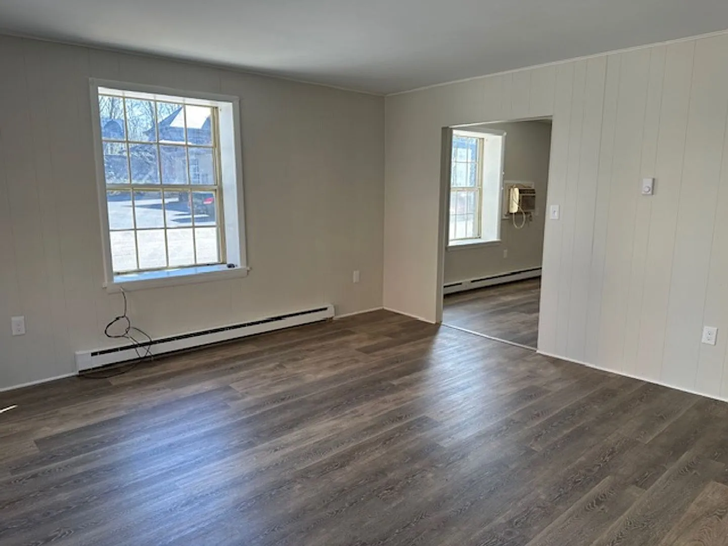 Newport School District 1st Floor 1 Bedroom 1 Bathroom Apartment For Rent. — Photo 2