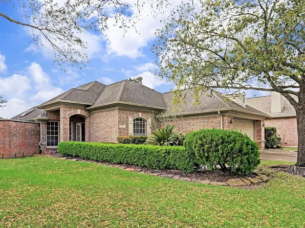 7218 Windwood Ct, Sugar Land, TX 77479