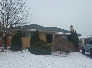 24950 Roxana Ave, Eastpointe, MI 48021