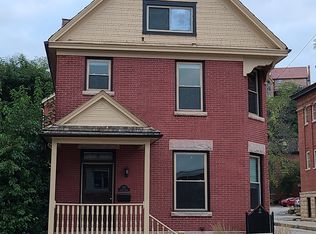 137 Bluff St, Dubuque, IA 52001