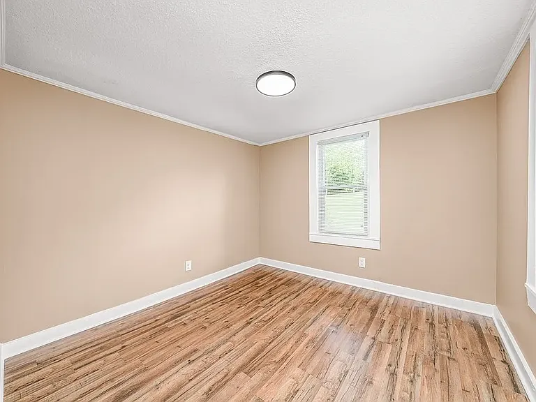 228 Wagoner St — Photo 9