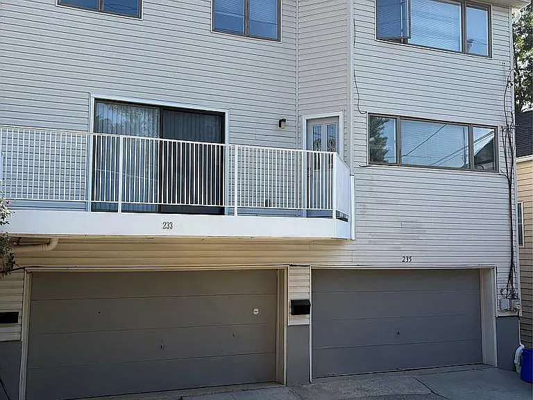 233A Myrtle Ave — Photo 3