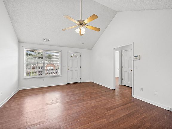 5th image of 107 Cosmos Ln