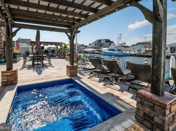 1227 Aquarius Ct, Forked River, NJ 08731