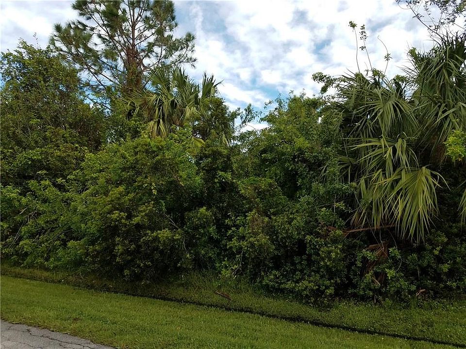 2nd image of 965 Gulfstream Ave