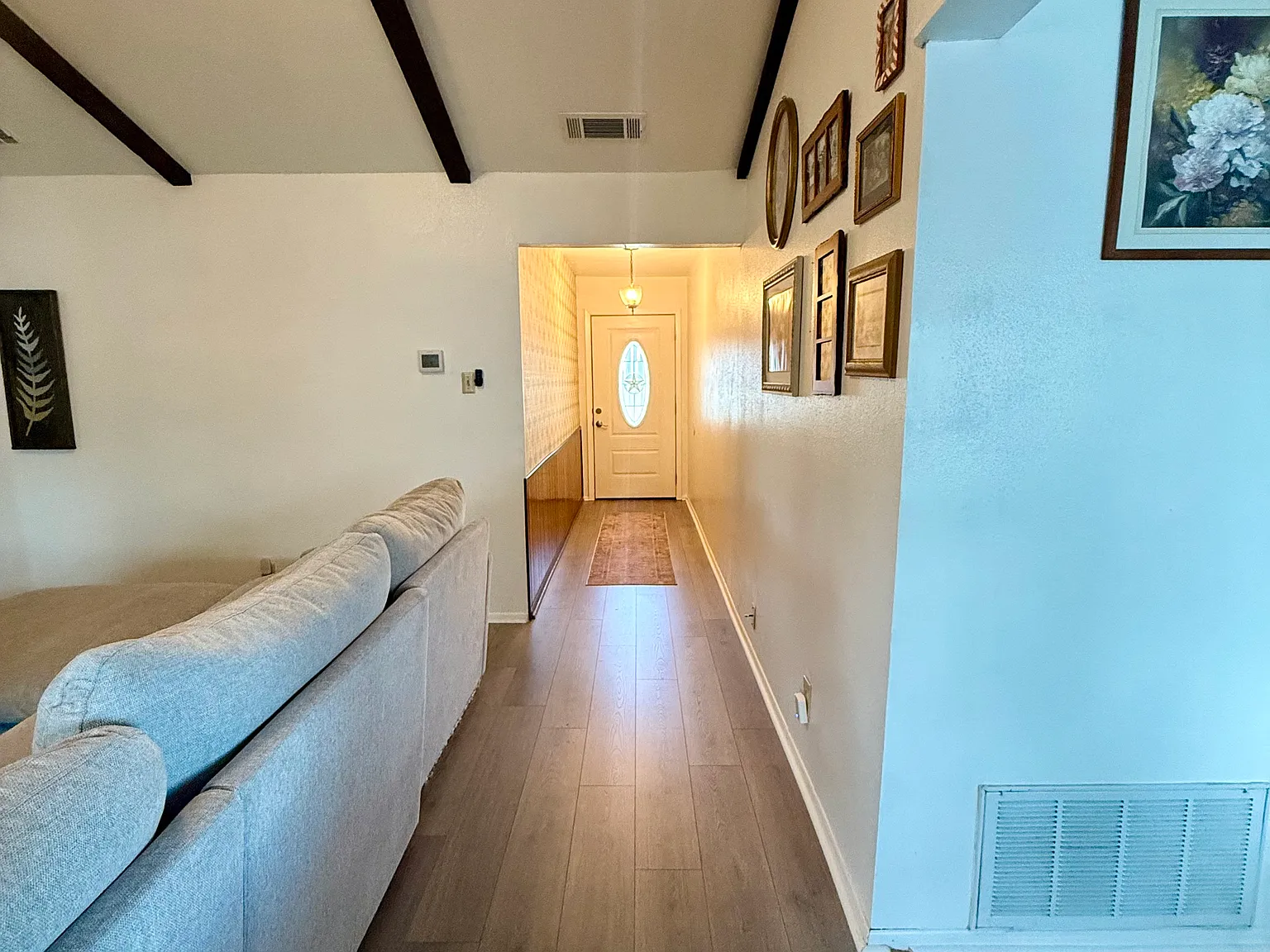 3 bed, 1.5 bath, 1147 sqft, $1,650 — Photo 3