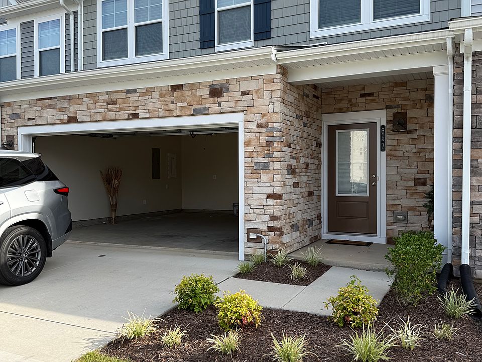 1st image of 657 Brookwood Glen Ter