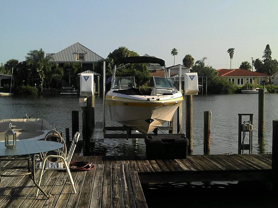 Boat Slip With Lift