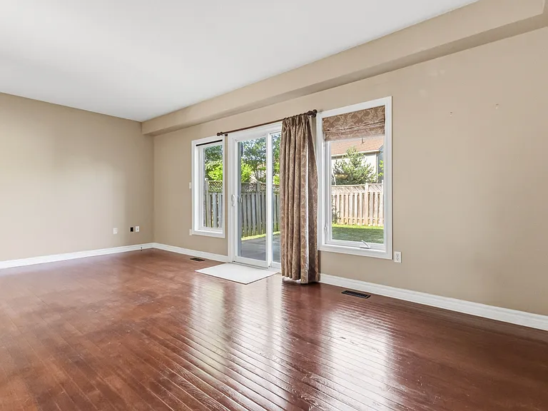 837 Capulet Ln — Photo 6